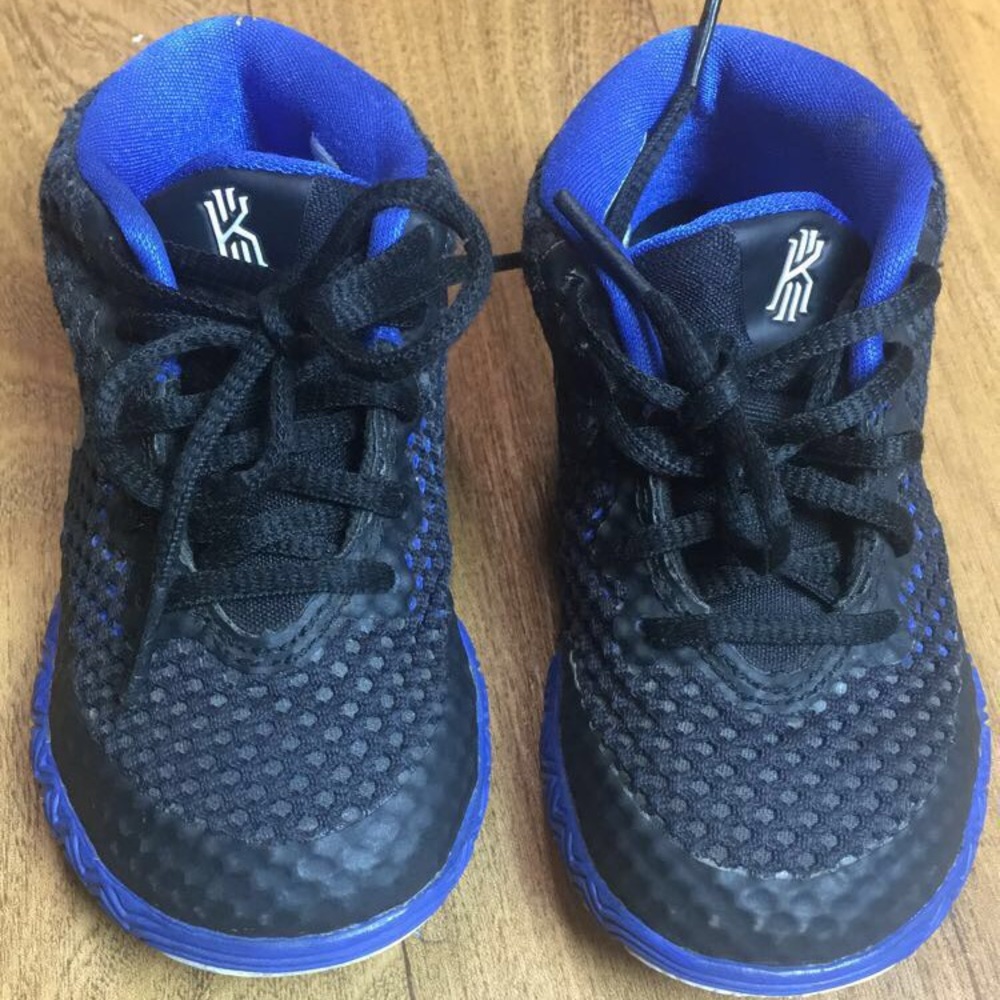 Nike Kyrie 1  Duke Blue Devils Brotherhood Irving
